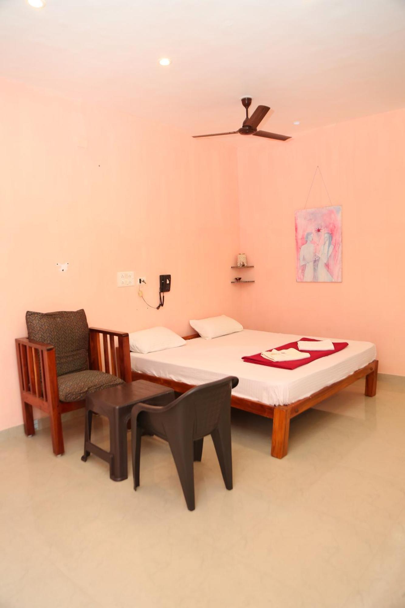 Ferienwohnung Art Le Cafe Auroville Zimmer foto